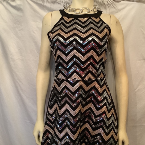Altar'd State Dresses & Skirts - 👗👗👗Altar’d  State  black/silver/gold sequin dress
